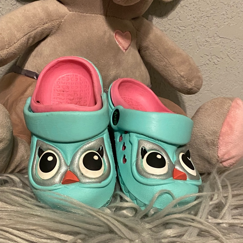 Capelli blue crocs for toddler size 4-5